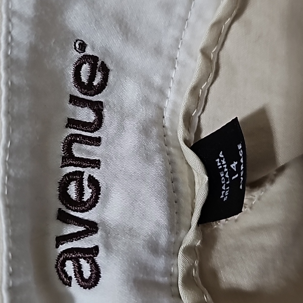 Avenue Tan Capri Pants 14W